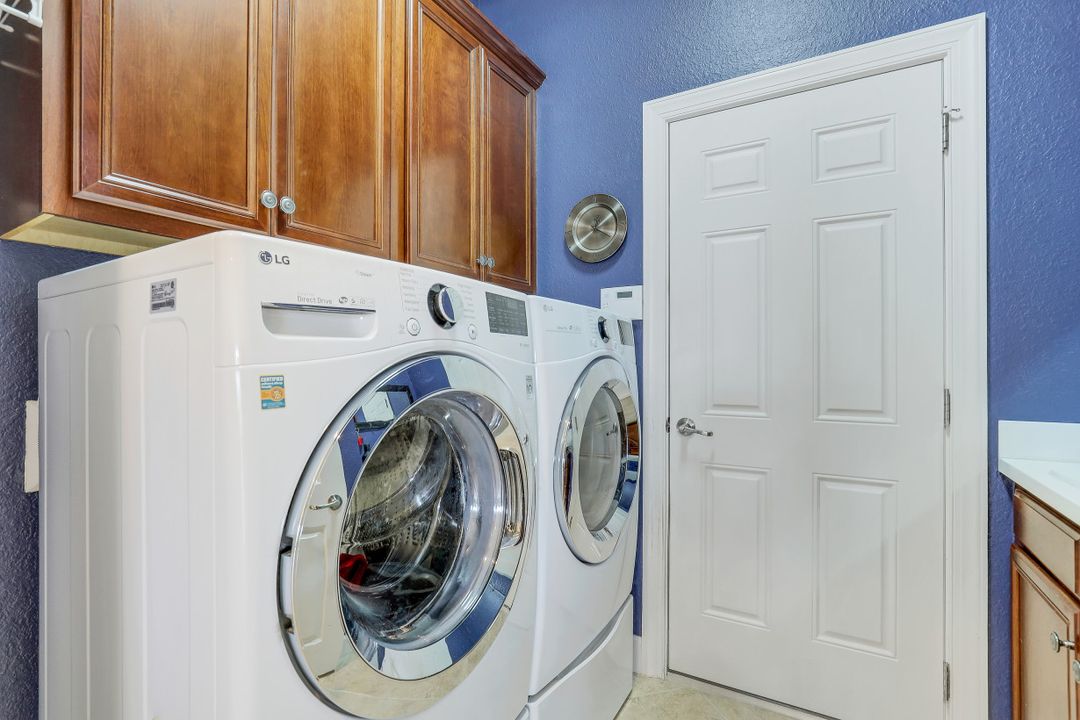 9746 Nickel Ridge Cir, Naples, FL 34120