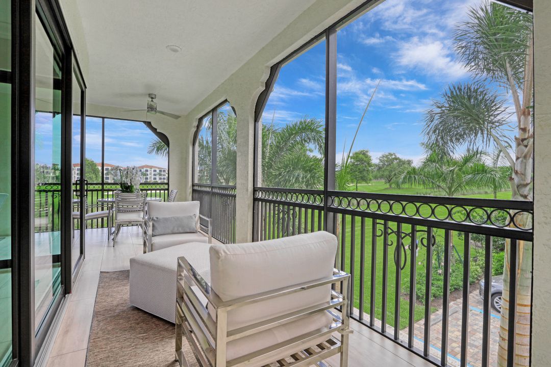 16379 Viansa Way #102, Naples, FL 34110