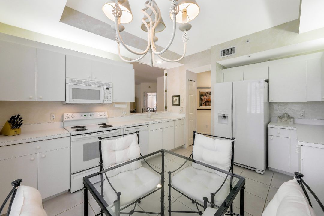 700 Lambiance Cir Apt 101, Naples, FL 34108