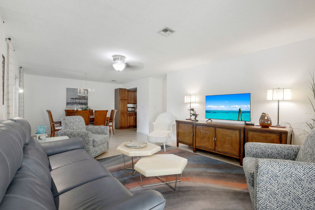 146 Harrison Rd, Naples, FL 34112