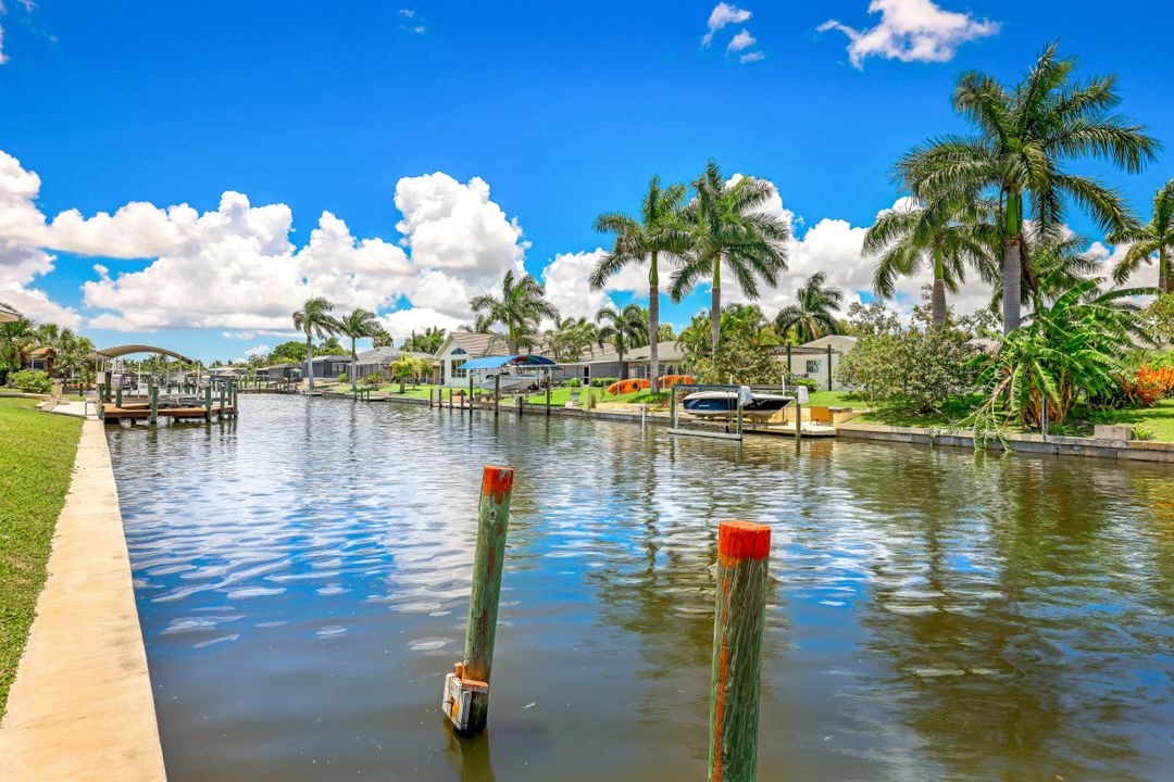 2215 SE 31st St, Cape Coral, FL 33904