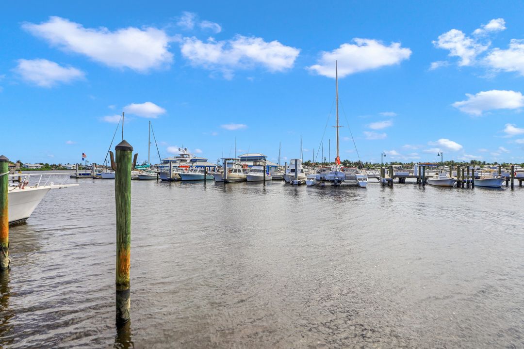 900 Broad Ave S #147, Naples, FL 34102