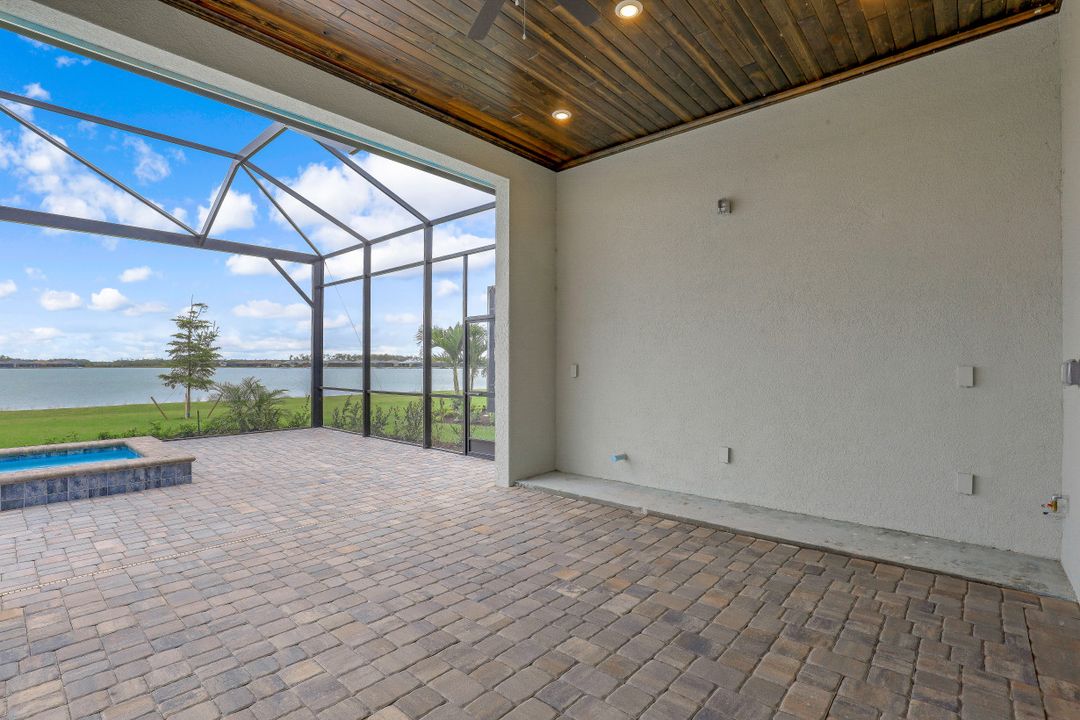 18645 WildBlue Blvd, Fort Myers, FL 33913