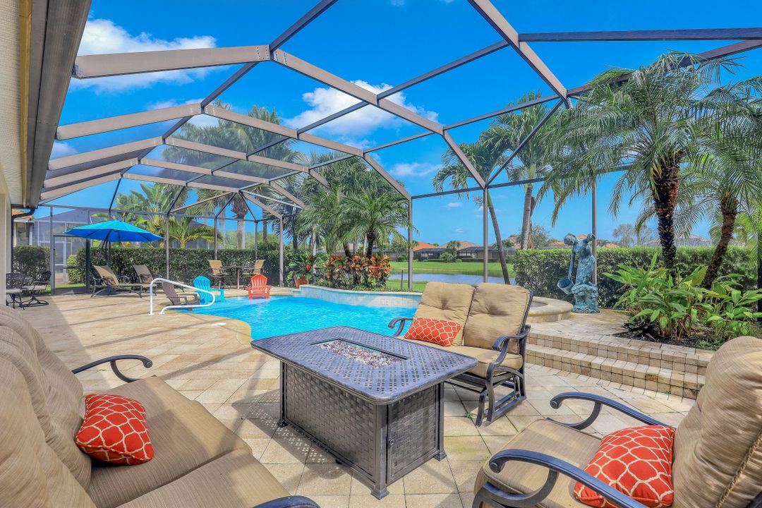 9403 Copper Rock Ct, Naples, FL 34120