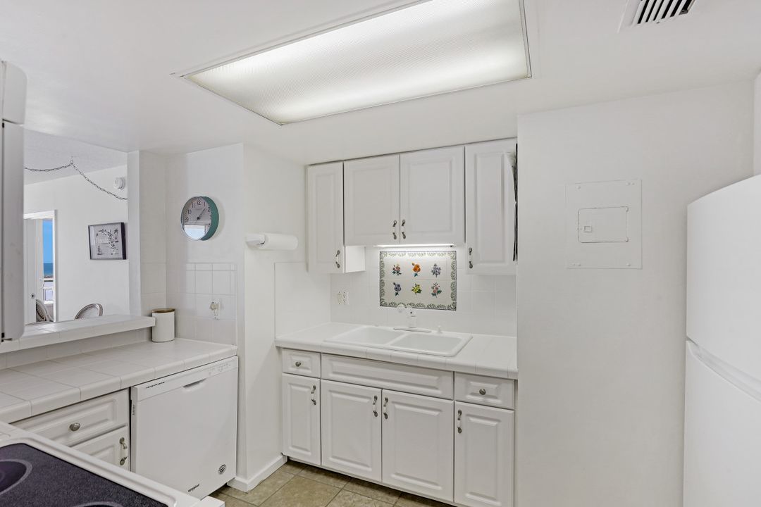 180 Seaview Ct #817, Marco Island, FL 34145