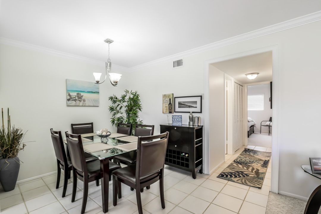 1100 Gulf Shore Blvd N #306, Naples, FL 34102