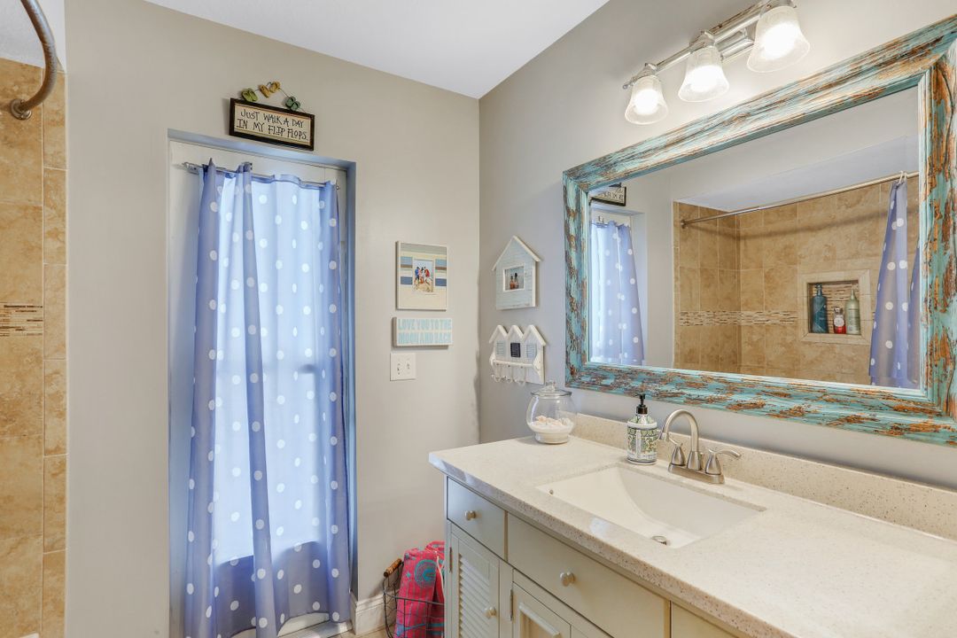 1021 NW 43rd Ave, Cape Coral, FL 33993