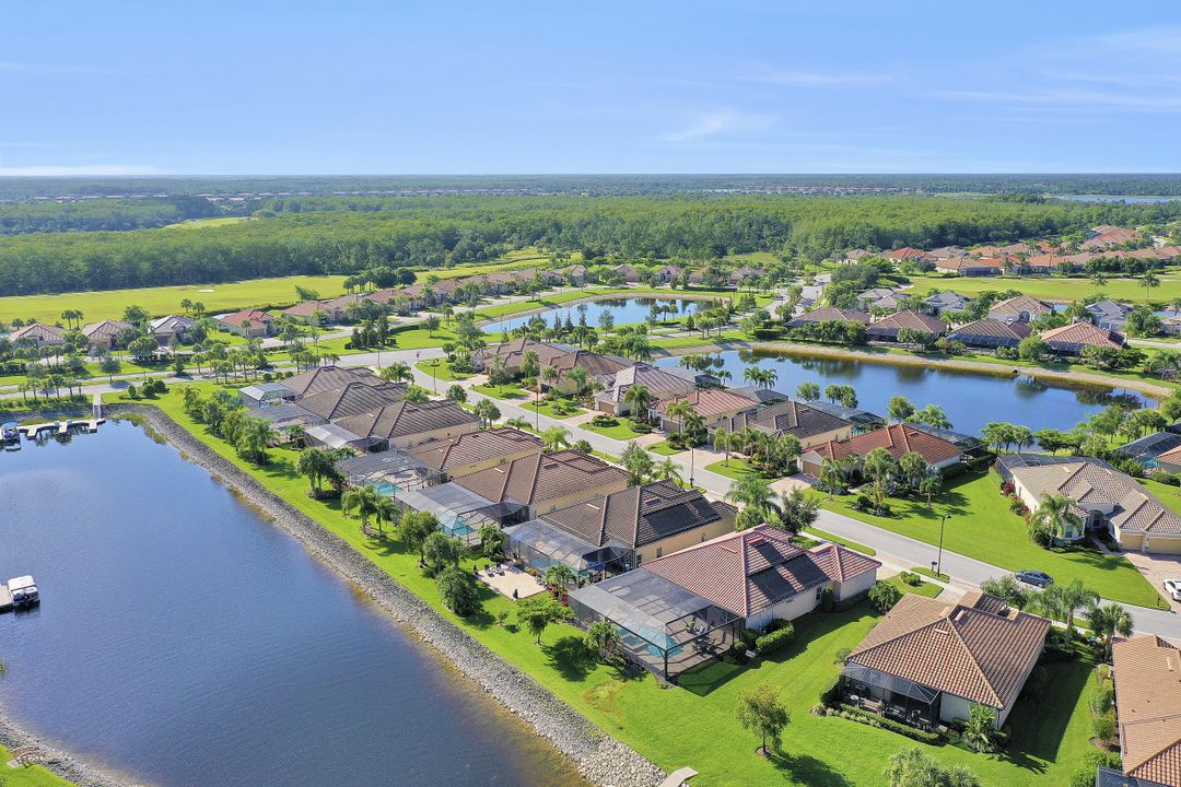 9091 Graphite Cir, Naples, FL 34120