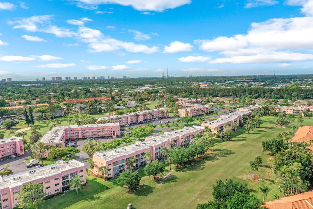 200 Turtle Lake Ct #303, Naples, FL 34105