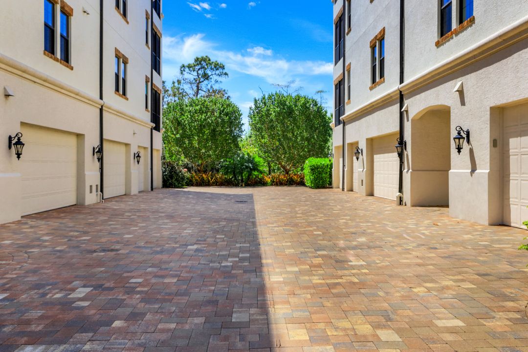 16386 Viansa Wy #102, Naples, FL 34110