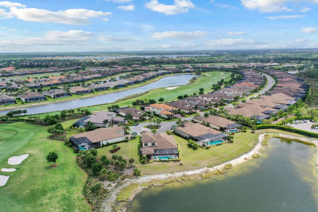 9004 Sorreno Ct, Naples, FL 34119