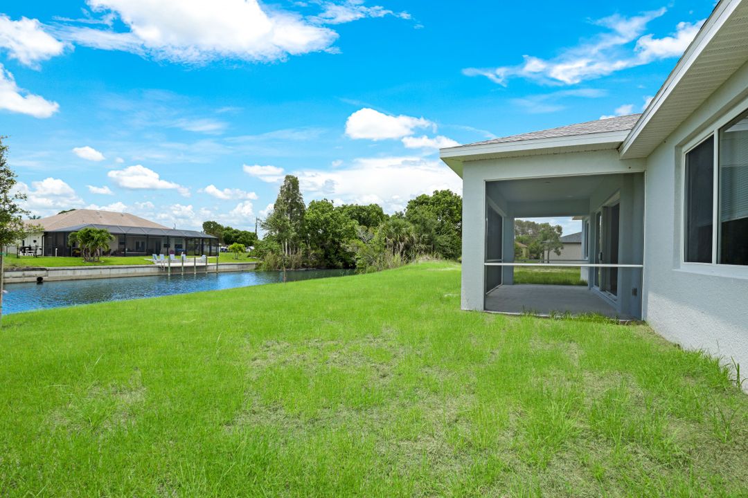 1334 SW Santa Barbara Pl, Cape Coral, FL 33991