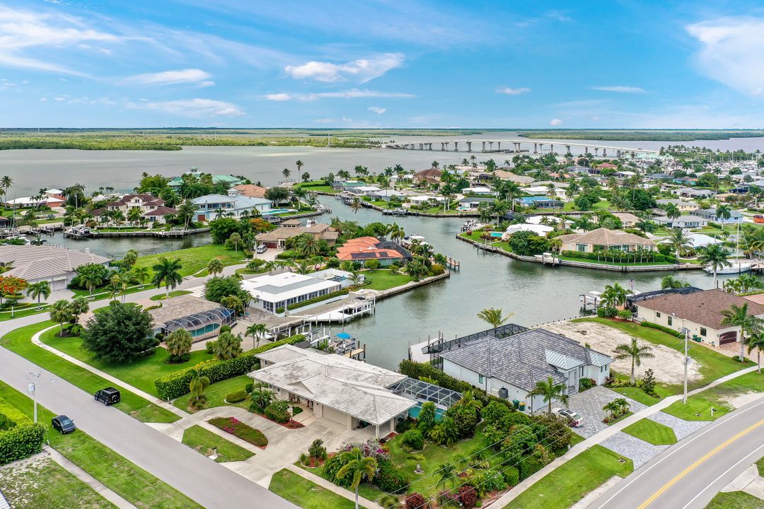 1201 Laurel Ct, Marco Island, FL 34145