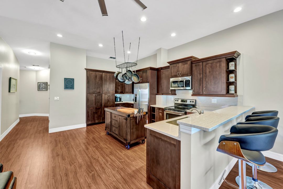 2426 Orchid Bay Dr # F-204, Naples, FL 34109