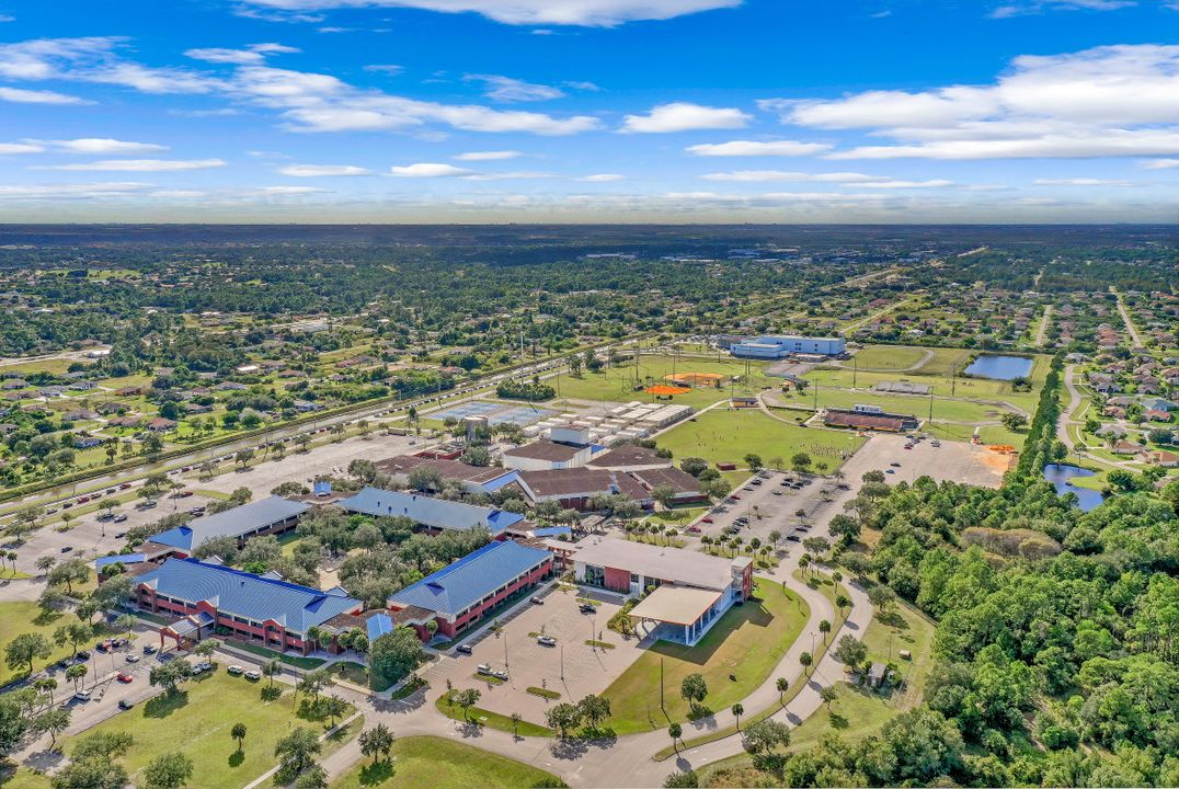 4552 Varsity Cir, Lehigh Acres, FL 33971