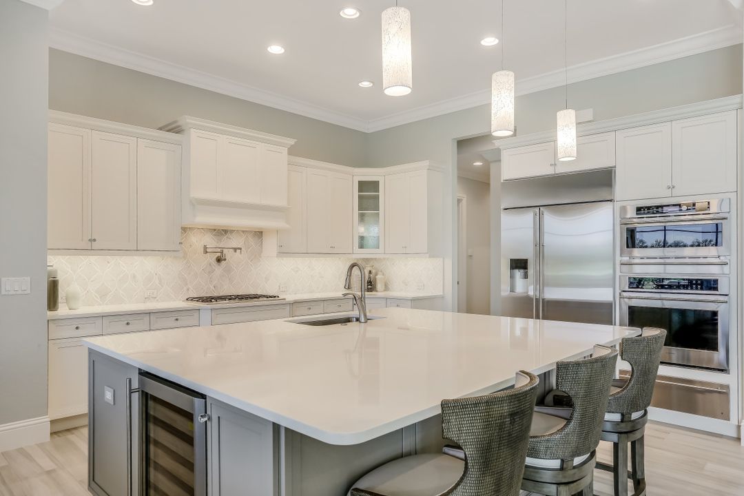 8981 Arrezo Ct, Naples, FL 34119