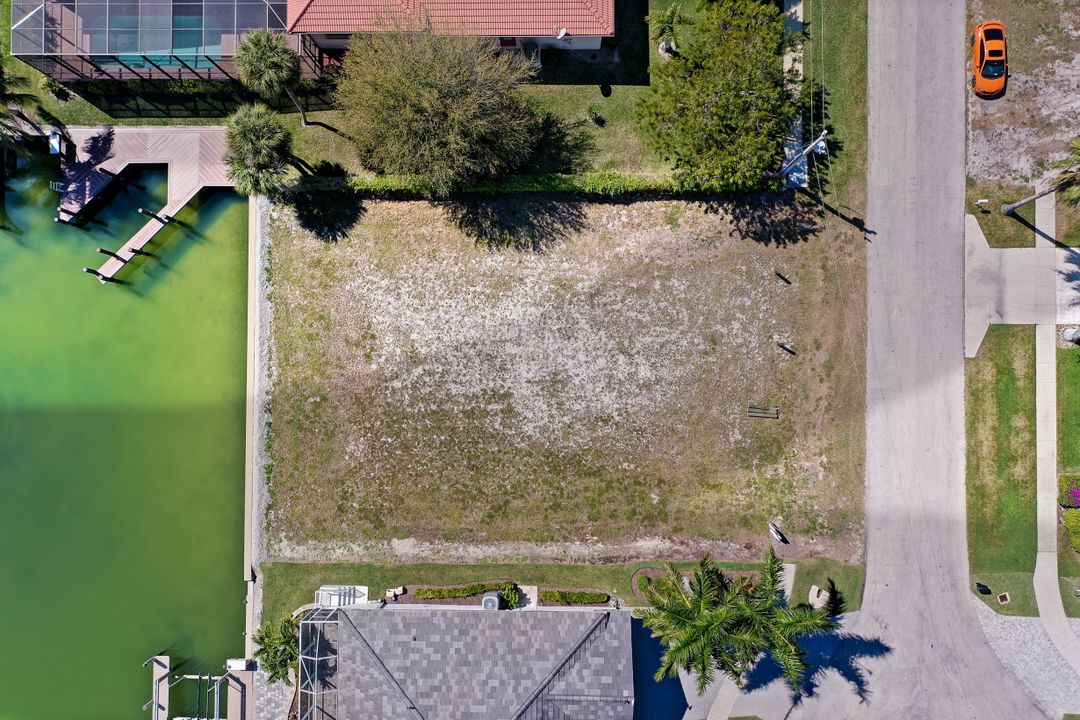 979 Daisy Ct, Marco Island, FL 34145