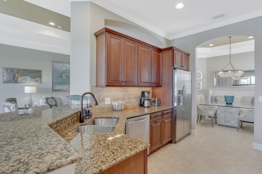 8787 Coastline Ct #201, Naples, FL 34120