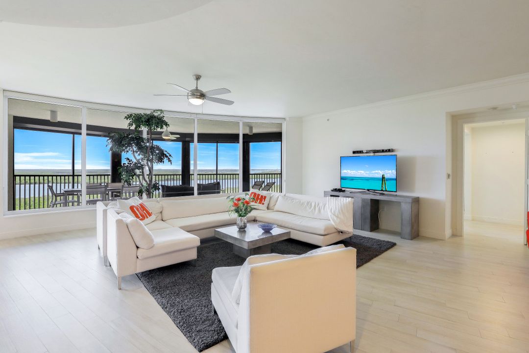 1050 Borghese Ln #804, Naples, FL 34114