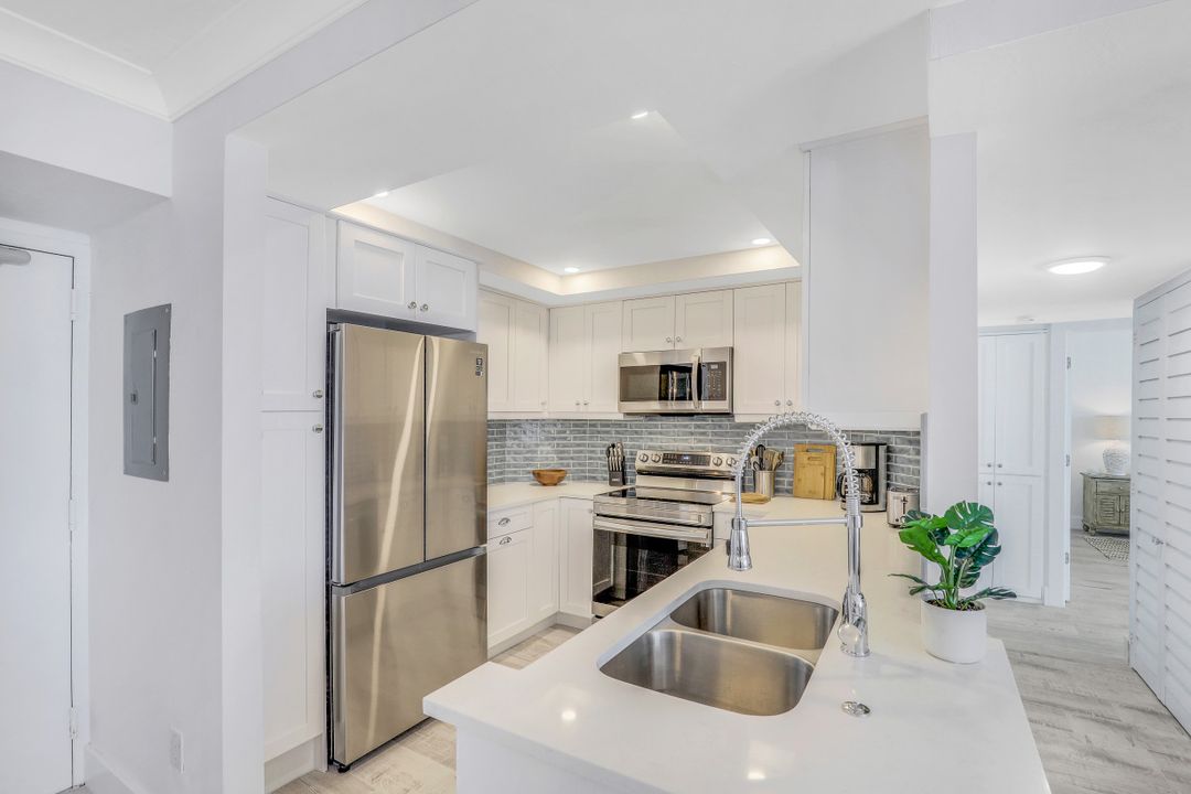 380 Seaview Ct #1809, Marco Island, FL 34145