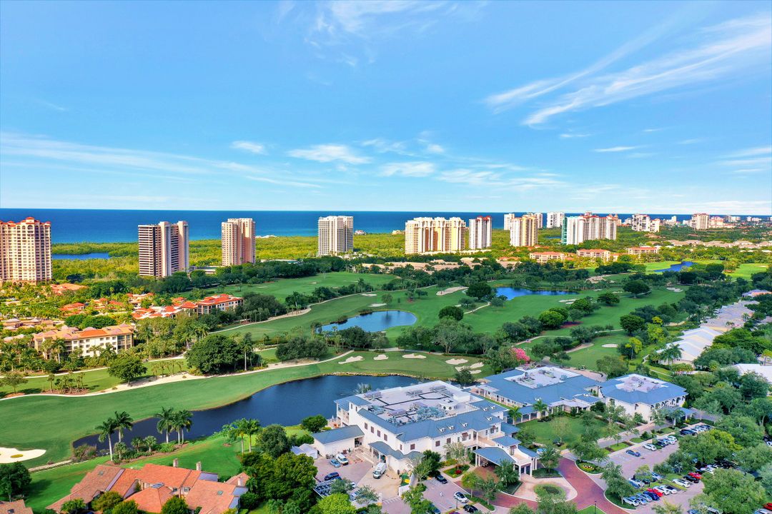 6585 Nicholas Blvd #305, Naples, FL 34108