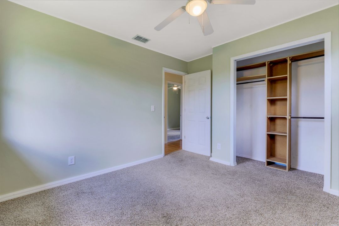 5202 Cypress Ln, Naples, FL 34113