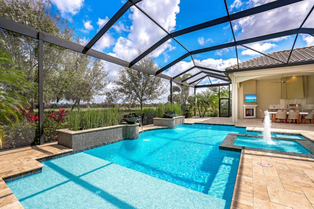 9067 Sorreno Ct, Naples, FL 34114