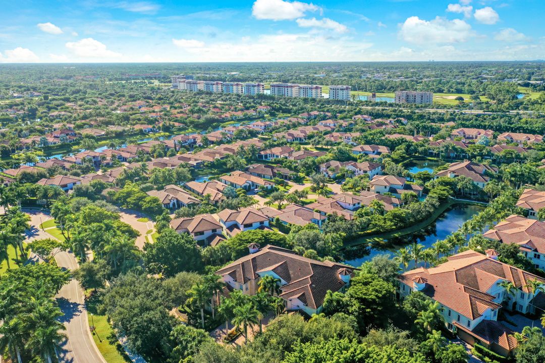 2325 Residence Cir #201, Naples, FL 34105