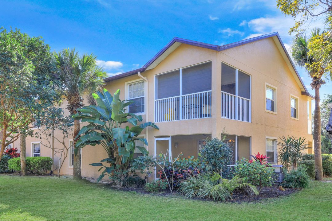 9589 Crescent Garden Dr #101, Naples, FL 34109