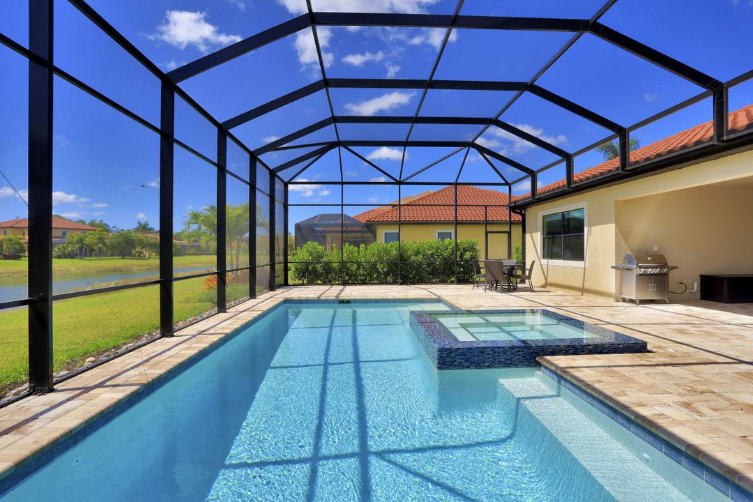 1622 Songbird Ct, Naples, FL 34120