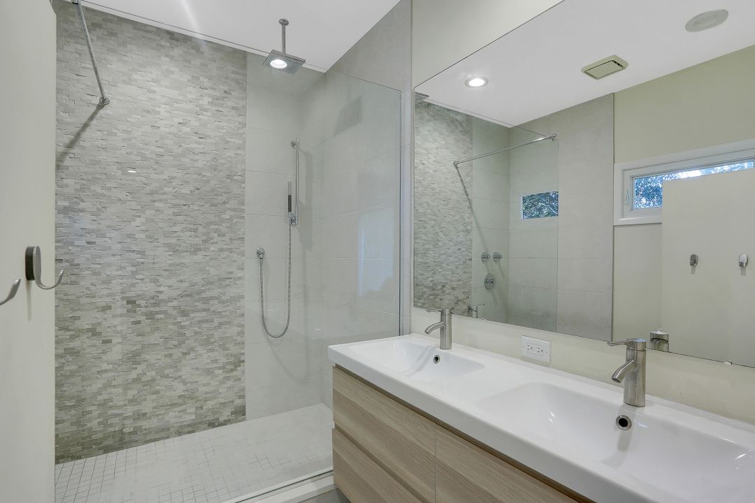 1028 W Inlet Dr, Marco Island, FL 34145