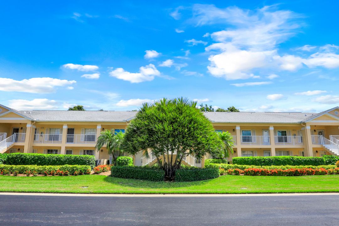 765 Wiggins Lake Dr #201, Naples, FL 34110