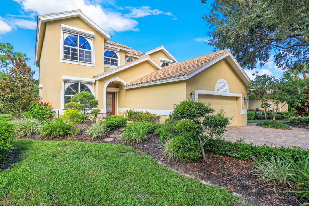 25251 Bay Cedar Dr, Bonita Springs, FL 34134