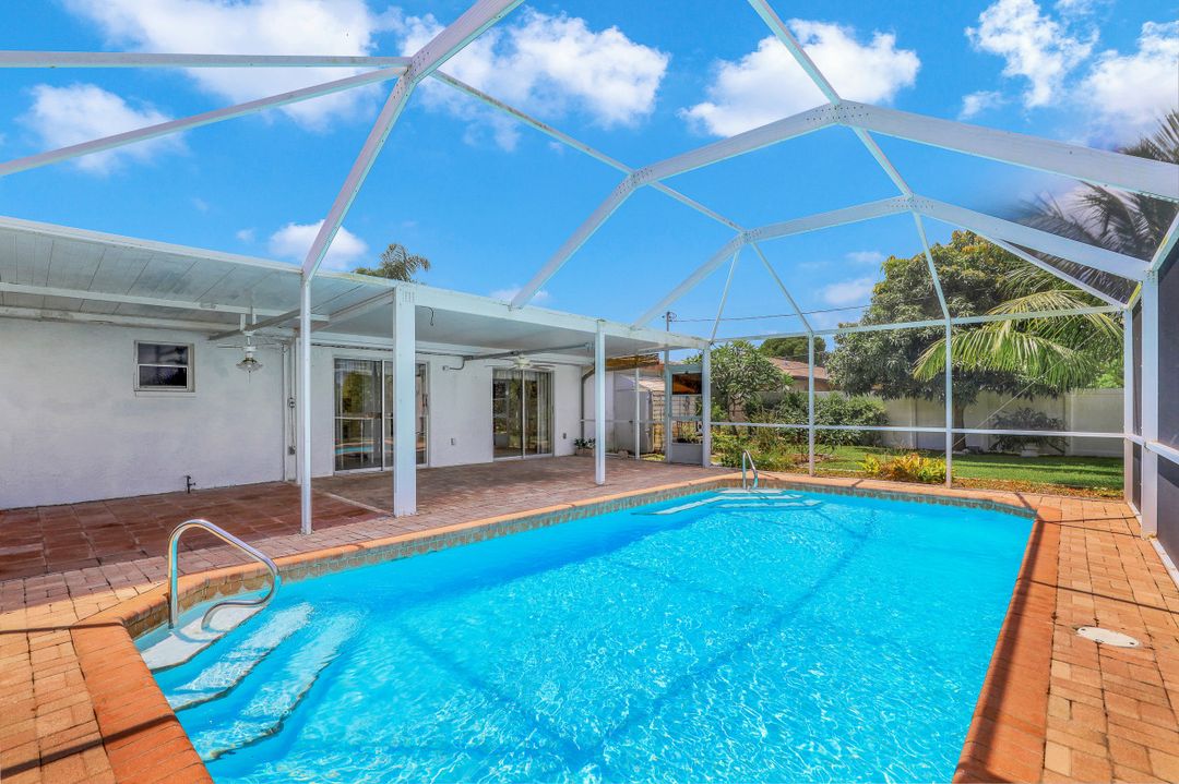 1007 Archer Pkwy E, Cape Coral, FL 33904