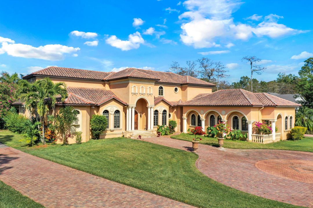 3645 7th Ave NW, Naples, FL 34120