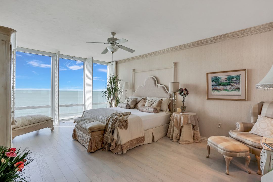 4951 Gulf Shore Blvd #302, Naples, FL 34103