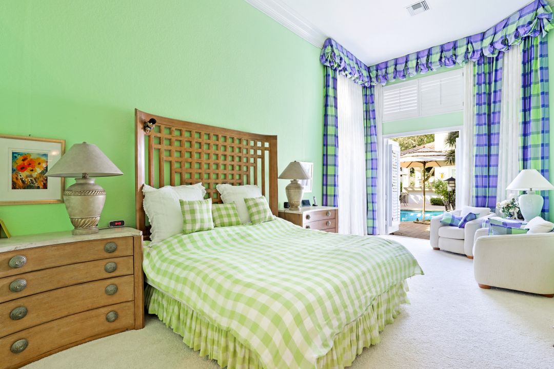 1064 Grand Isle Dr, Naples, FL 34108