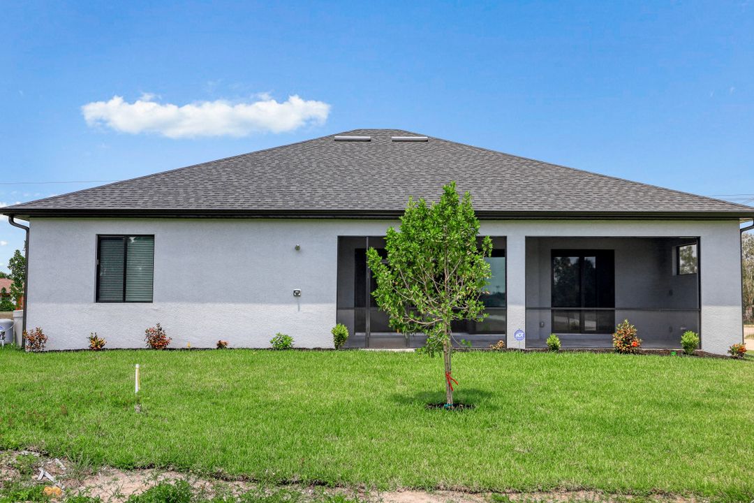 3400 W Gator Cir, Cape Coral, FL 33909