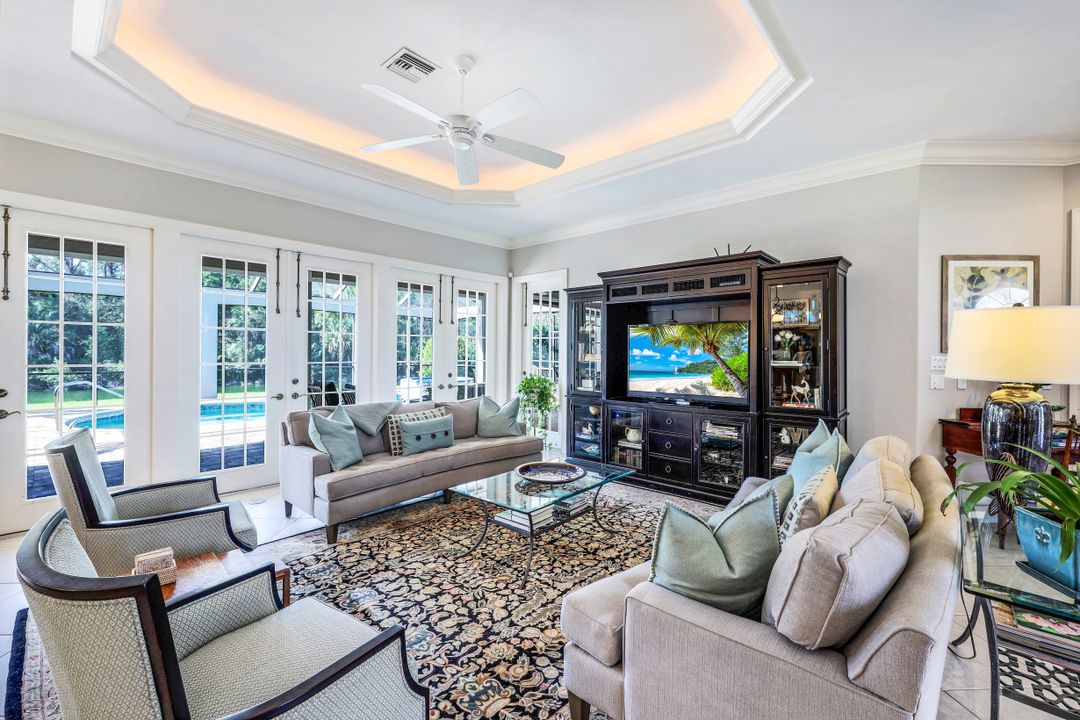 8072 Tiger Lily Dr, Naples, FL 34113