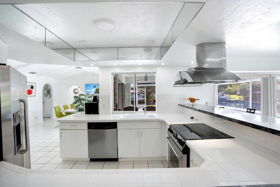 1144 Lincoln Ct, Cape Coral, FL 33904