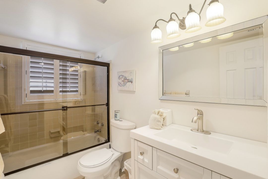 3070 Gulf Shore Blvd N #104, Naples, FL 34103