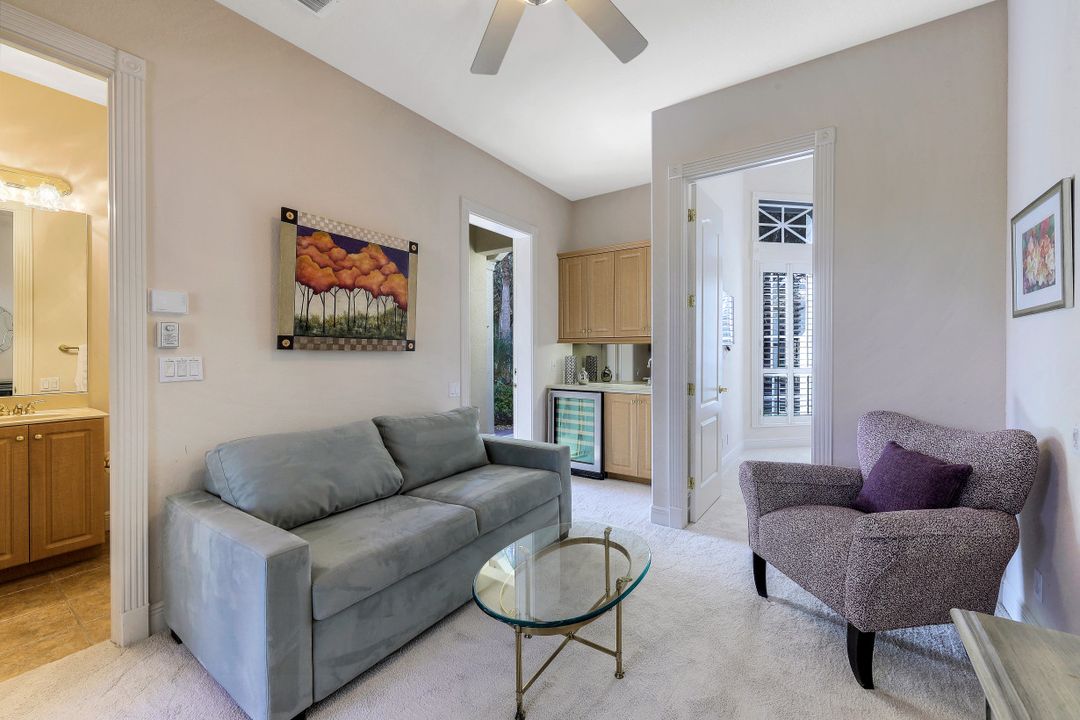 963 Barcarmil Way, Naples, FL 34110