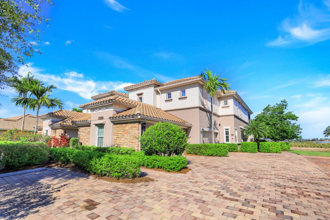 9064 Siesta Bay Dr #102, Naples, FL 34120