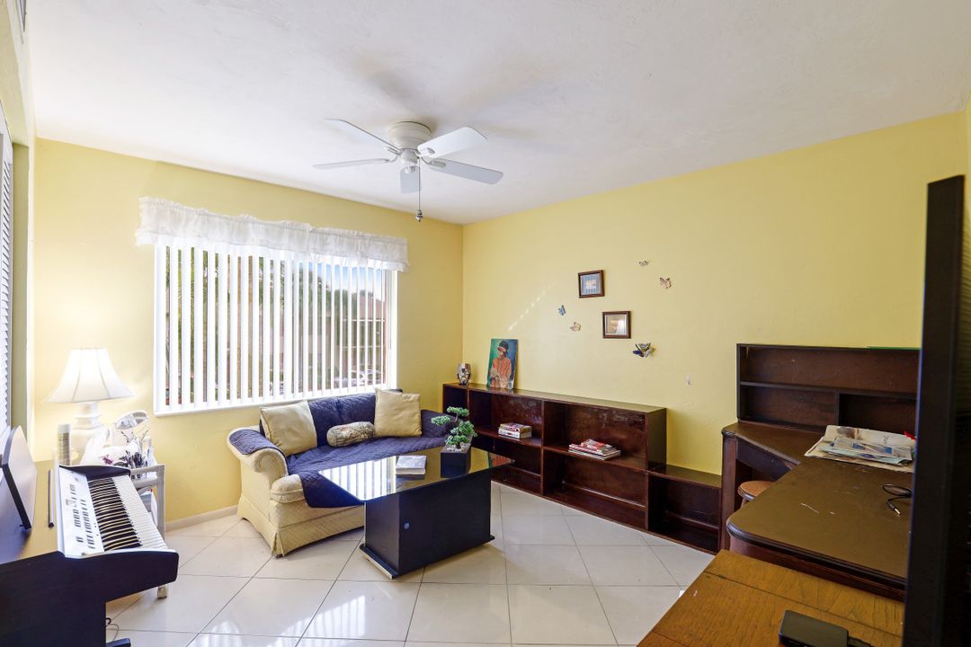 3631 Arctic Cir, Naples, FL 34112