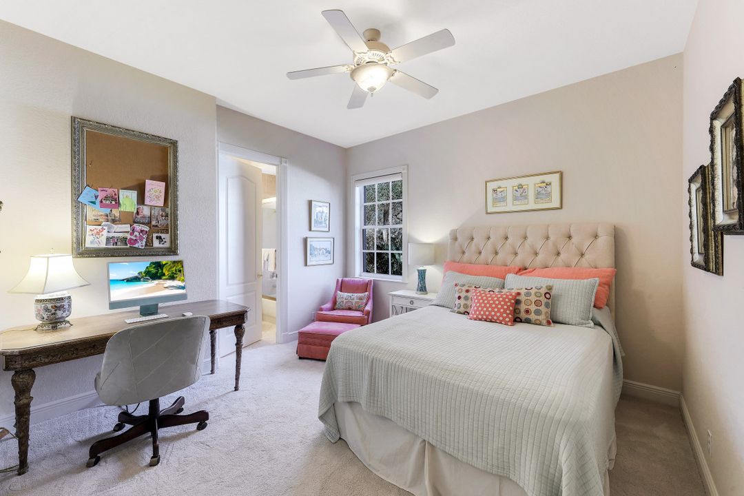 963 Barcarmil Way, Naples, FL 34110