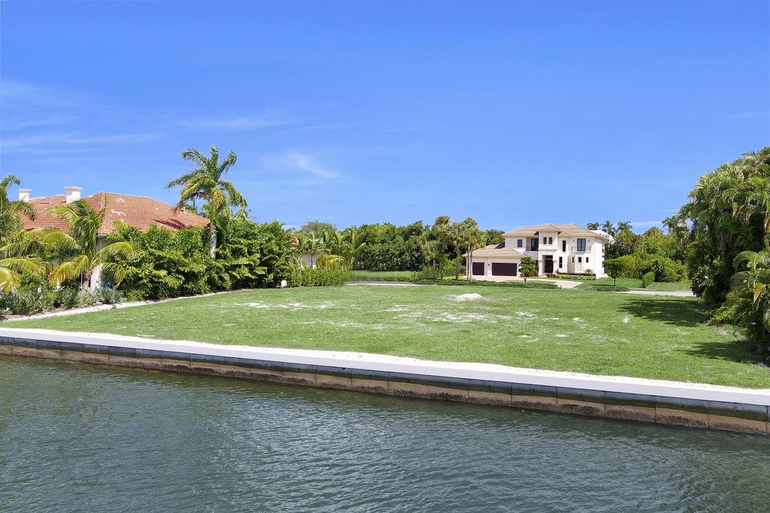 580 S Barfield Dr, Marco Island, FL 34145