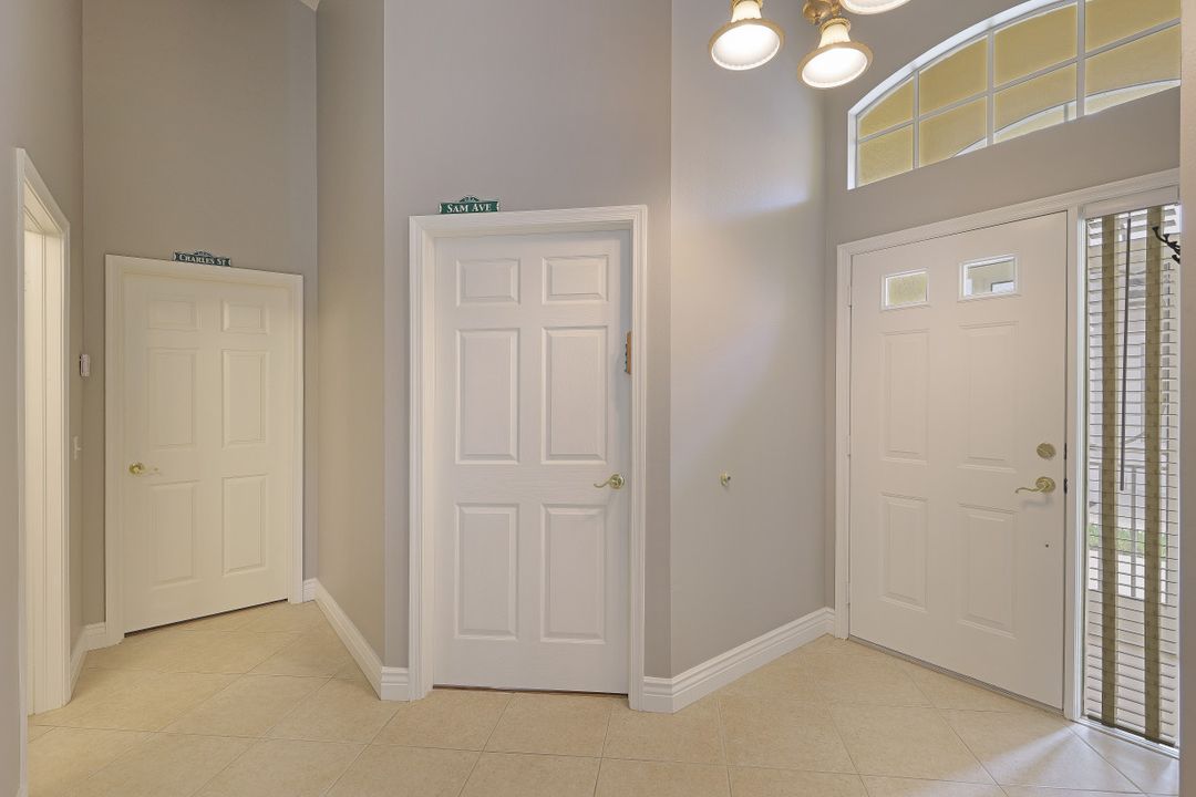 371 Pindo Palm Dr, Naples, FL 34104