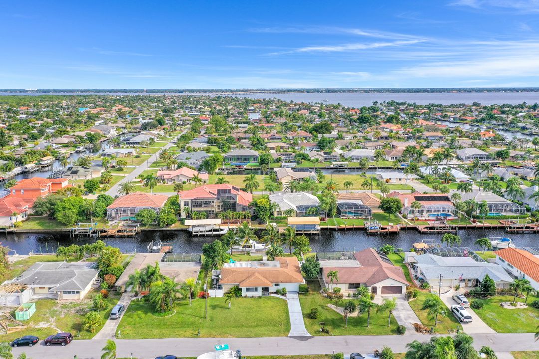 2625 SE 18th Ct, Cape Coral, FL 33904