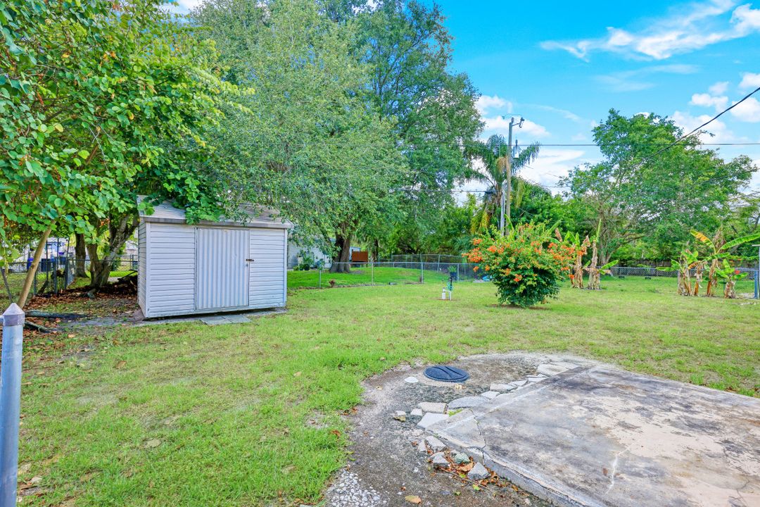 1209 Biscayne Dr, Cape Coral, FL 33909