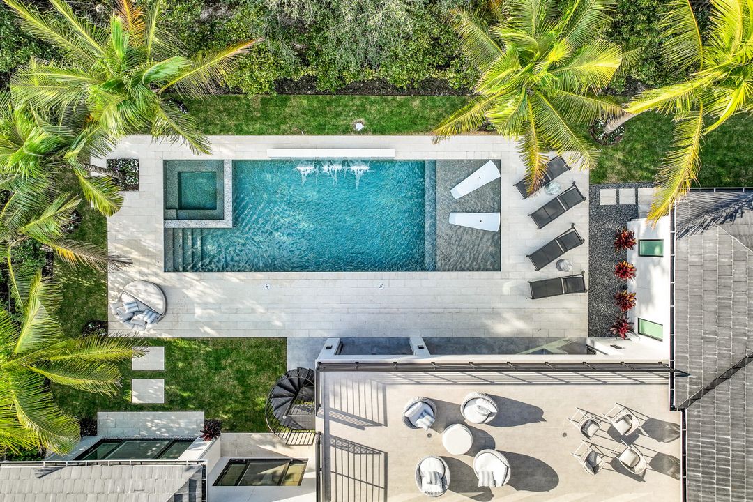 817 Buttonbush Ln, Naples, FL 34108